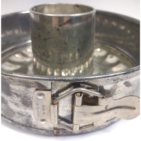 Vintage Springform Bunt Cake Pan 2 Piece Germany Made Country Kitchen Farmhouse - Picture 6 of 9